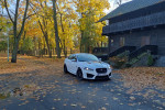 Jaguar XFR do ślubu wynajem samochodu