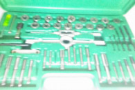 zestaw narzynek  duzy  gwintownikow