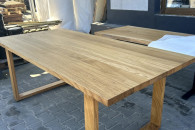 Piękny dębowy stół