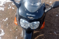 SUZUKi GSX 600 F