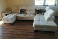 Duża kanapa plus krzesła