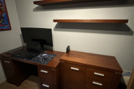 Meble, biurko, komoda, półki