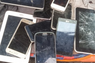 telefony uszkodzone niekompletne 10 sztuk