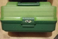 Skrzynka z przedmiotami do ryb