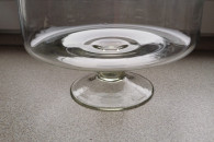 Patera szklana na nóżce na owoce cukierki