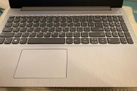 Laptop LENOVO